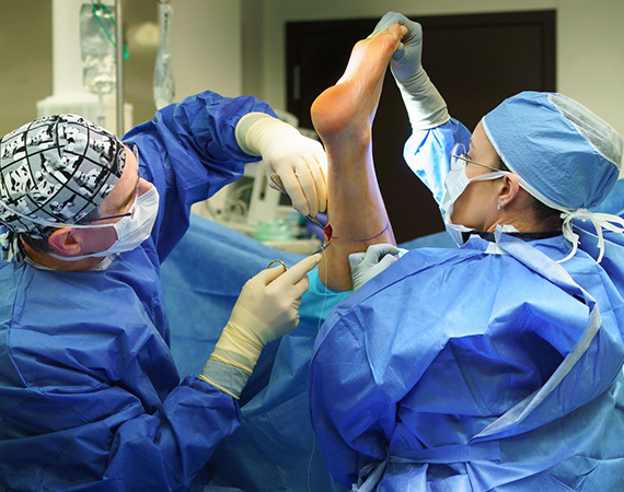 Dokter Bedah Kaki & Pergelangan Kaki